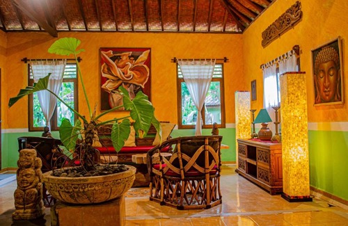 Senggigi House | Pet-Friendly Escape at Stanley Lombok with Pool & Breakfast