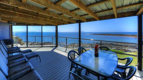 Cowrie Point House | Discover Stanley View Beach House with Oceanfront Amenities
