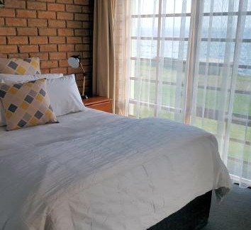 Stanley Apartment | Waterfront Bliss at Stanley Village: 4-Star Family Retreat