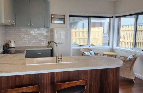 Stanley Hotel | Tranquil Waterfront Stay at Stanley Village Accommodation