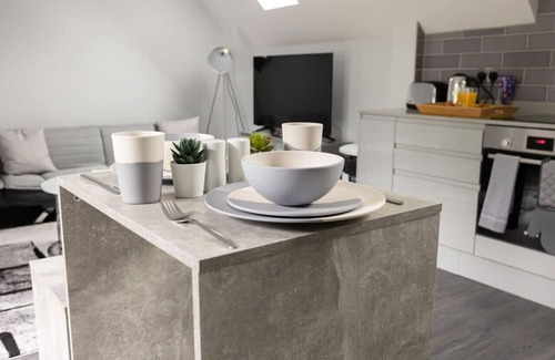 Stanmore Apartment | Stanmore Central: Stylish One Bedroom with Kitchen Amenities