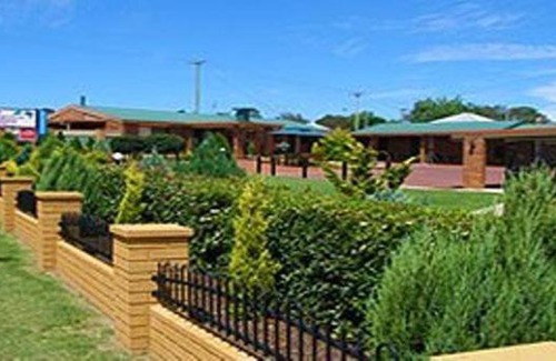 Stanthorpe Hotel | Discover Stannum Lodge Motor Inn: 4-Star Comfort Awaits