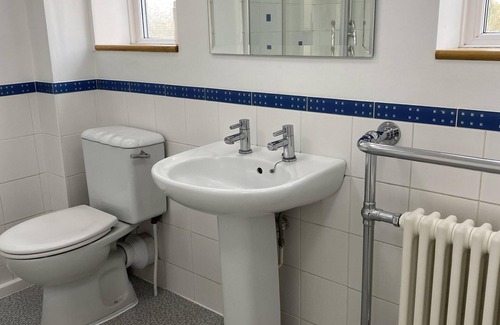 Bishop's Stortford House | Convenient Stansted Airport Guest Rooms with Breakfast