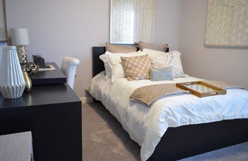 Bishop's Stortford House | Convenient Stansted Airport Guest Rooms with Breakfast