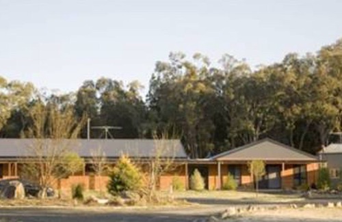 Dalcouth House | Stanthorpe Country Resort: Ideal for Family Getaways