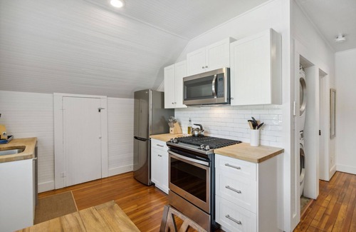 Saint Simons Island Apartment | Stanton Apt C: Historic Retreat Steps from the Beach