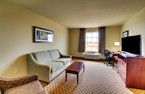 Stanton Hotel | Pet-Friendly Stanton Inn and Suites with Pool & Breakfast
