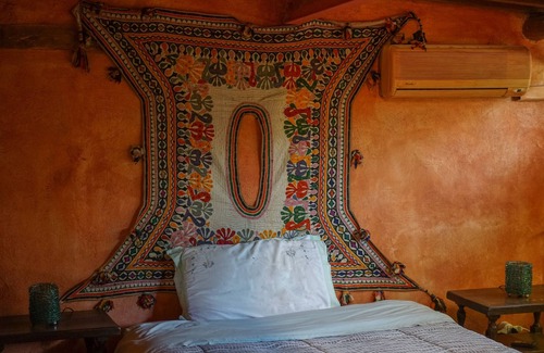 Ronciglione House | Discover Stanza Samarcanda: Poolside Retreat with Spa