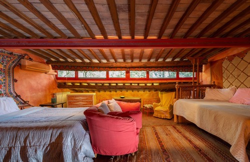 Ronciglione House | Discover Stanza Samarcanda: Poolside Retreat with Spa