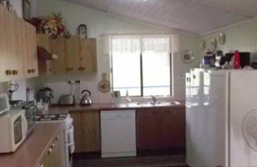 Woolooga Bed & Breakfast | Exceptional Staple House Bed and Breakfast: Family-Friendly Stay