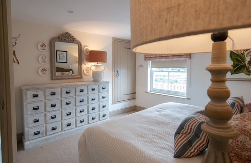 Carlton House | Top-Rated Stapleton/Parkgate Cottages with Family Amenities
