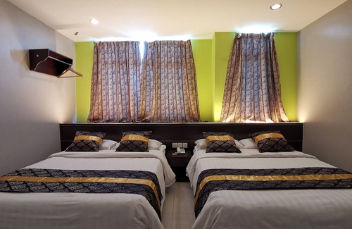 Kampung Tebing Rabak Hotel | Budget-Friendly Getaway at Star Bay Hotel - Family Friendly!