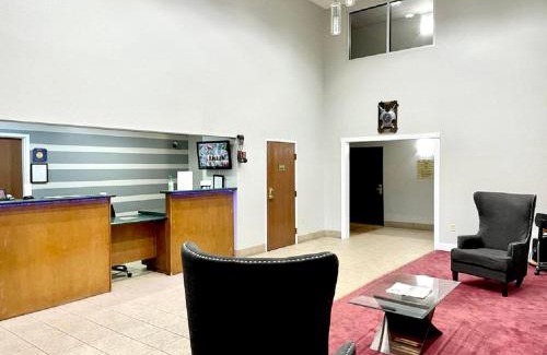 Star City Hotel | Cozy Star City Inn & Suites with Oceanfront Amenities