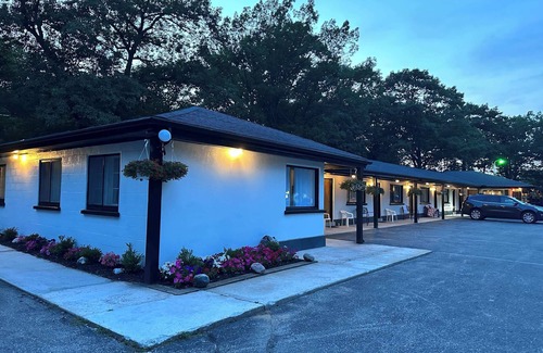 Indian River Apartment | Family-Friendly Star Gate Room 8 in Indian River, MI