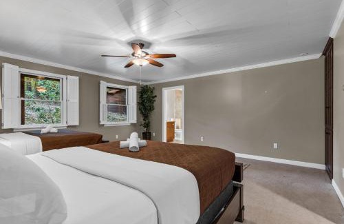 Etters House | Inviting Star Gazer A-Frame Cabin with Pool & Hot Tub