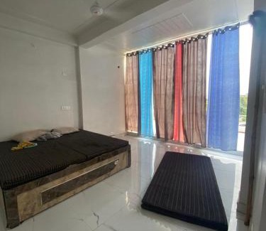 Etawah Hotel | Budget-Friendly Stay at Star Hotel with Hot Tub & Breakfast