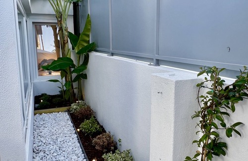 Cascais Apartment | Oceanfront Star Jasmin Little House - Guest Rated 10/10