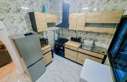 West Coast Division Apartment | Cozy Star Light Apt #3 at The Retreat Apartments