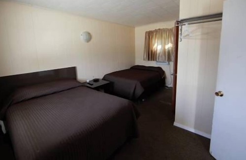 Morden Hotel | Budget-Friendly Star Motel with Family Amenities Await