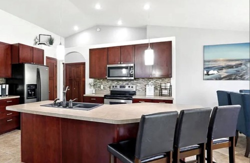 Piedmont House | Exceptional Star of the Neighborhood: Spa, Breakfast & More