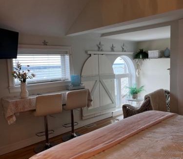 Fergusons Cove Bed & Breakfast | Ocean View Retreat at Star of the Sea B&B - 5-Star Experience