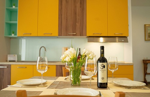 Municipio 5 Apartment | Cozy Star of the Sea Guest House with Breakfast Included