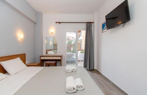Paradhisos Apartment | Experience STAR PARADISE Studios with Oceanfront Pool Access