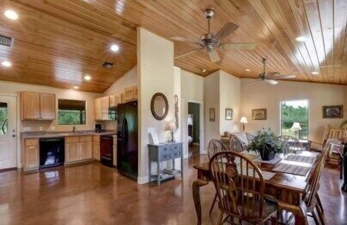 Wimberley Cottage | Cozy Star Ranch Cottage: Pet-Friendly Retreat with Spa & Hot Tub