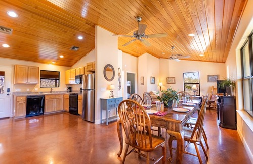 Wimberley Cottage | Cozy Star Ranch Cottage: Pet-Friendly Retreat with Spa & Hot Tub