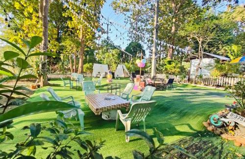 Tha Sao House | Discover Star View Garden: Family-Friendly & Dining Delight