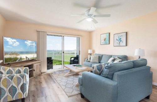 Ormond-by-the-Sea Apartment | Relax at Starboard Light: 2 Bedrooms with Pool Access