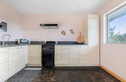 Yucca Valley Cabin | Cozy Stardust Homestead: Family-Friendly Getaway in Joshua Tree
