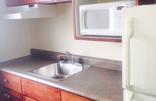 Timberlea Hotel | Discover Stardust Motel: Family-Friendly Stay with Breakfast