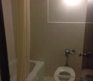 Naperville Hotel | Family-Friendly Stardust Motel with Relaxing Hot Tub