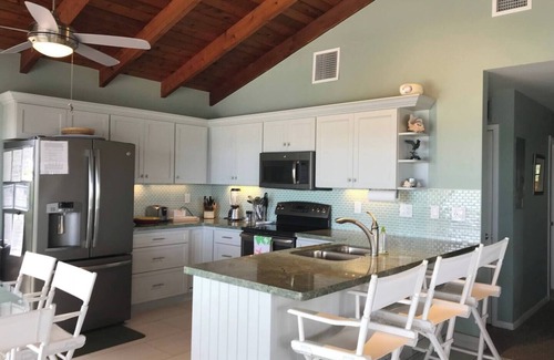Little Torch Key House | Experience Oceanfront Bliss with Private Pool & Kayaks