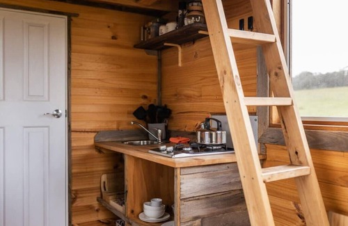 Axedale House | Unforgettable Stargazer Experience with Kitchen Amenities