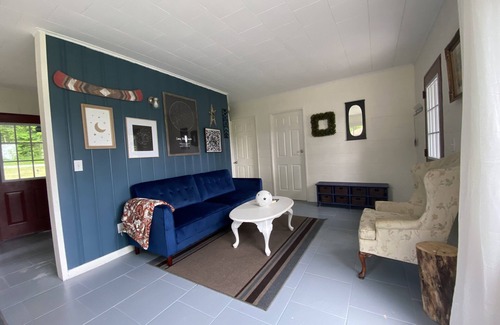 Three Rivers Cottage | Scenic Stargazer Cottage: Lakefront Retreat with Beach Access
