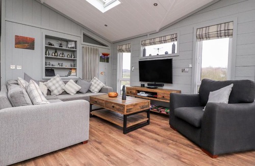 Carnforth House | Discover Stargazer Lodge: Family & Pet-Friendly Retreat