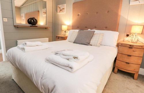 Carnforth House | Discover Stargazer Lodge: Family & Pet-Friendly Retreat