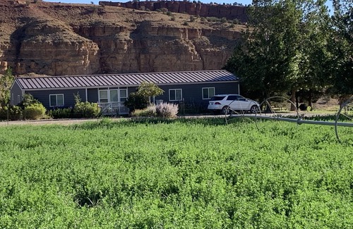 Torrey House | Idyllic Escape @ Fremont River Ranch with 360 Views