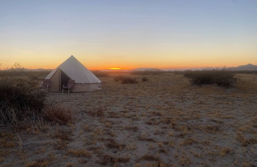 Los Angeles County RV Rental | Unforgettable Stargazing Experience in a Desert Yurt