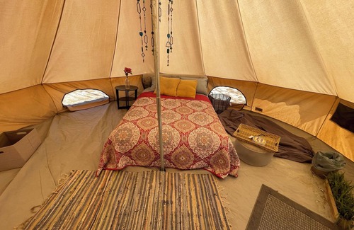 Los Angeles County RV Rental | Unforgettable Stargazing Experience in a Desert Yurt