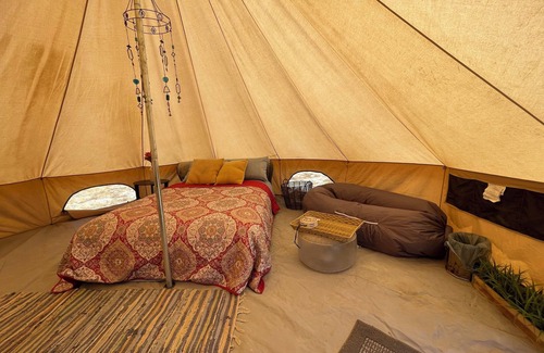 Los Angeles County RV Rental | Unforgettable Stargazing Experience in a Desert Yurt