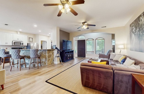 Dripping Springs House | Explore Stargazers' Retreat: Pet-Friendly Haven with Spa