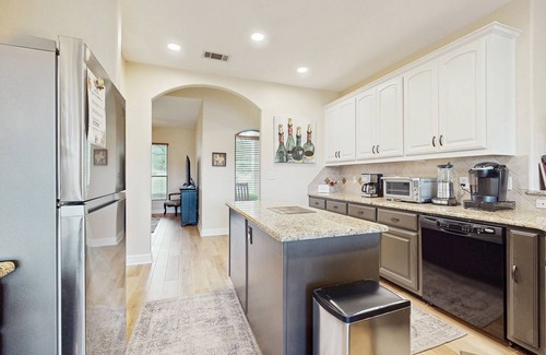 Dripping Springs House | Explore Stargazers' Retreat: Pet-Friendly Haven with Spa