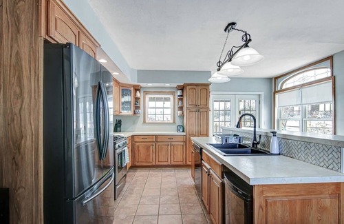Etna House | Ideal Stargazing Retreat with Pool, Hot Tub & Fire Pit