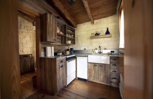 New Ulm Cabin | Exceptional StarHill Farms Cabin with Kitchen Amenities