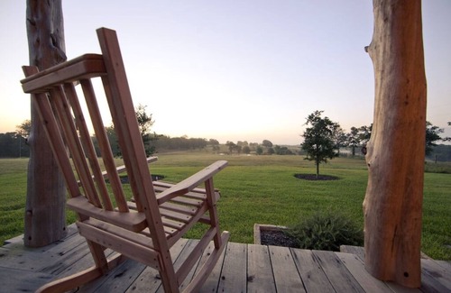 New Ulm Cabin | Discover StarHill Farms Hinze Cabin: Pet Friendly Getaway