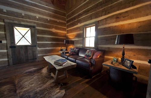 New Ulm Cabin | Discover StarHill Farms Hinze Cabin: Pet Friendly Getaway
