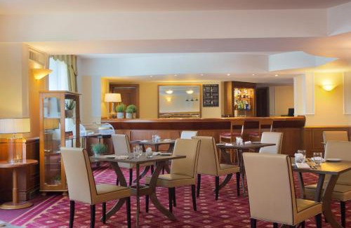 Ripamonti Corvetto Hotel | Discover Starhotels Business Palace: Pet Friendly & Pool